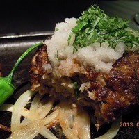 レストランあしや竹園 - ハンバーグを切ったところ
