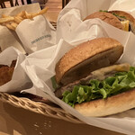 FRESHNESS BURGER - 