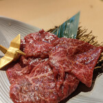 焼肉岩崎 - ランプ肉　肉厚で甘みあって柔らかくて美味しい！