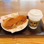 スターバックスコーヒー - 3種のきのことチキン石窯フィローネとドリップコーヒー