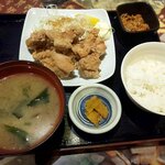 笑笑 - 鶏の唐揚げ定食