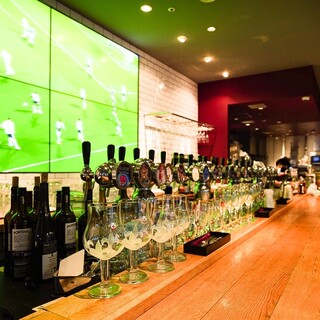 Banquets for up to 30 people possible! Private rooms are available, and you can watch sports on a large monitor.