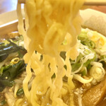 食彩飯事 - コシのあるサッポロ風の麺も美味しい。
