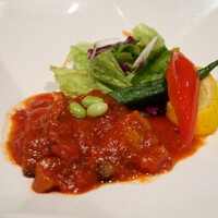 ジョーズ シャンハイ ニューヨーク 銀座店 - 鶏モモ肉と夏野菜のアラビアータ風