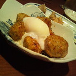 焼酎と手しごと料理の店　まさや - 鶏つくね温玉添え