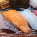 沼津魚がし鮨 江戸前鮨 - 隙のないラインナップ！ 全体的にネタが大きいよ～♪