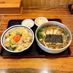 そば切り てらうち - 親子丼定食（親子丼・そば・小鉢・香の物）