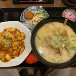 鹿鳴軒 - Bランチは豚骨ラーメンと麻婆豆腐丼