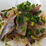 中華そば よしかわ - いわしそばのアップ