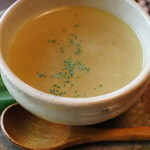 山ごぼう - 長ネギをじっくり炒めて作った優しいスープ。