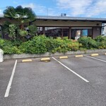 久兵衛屋 - 外観と駐車場