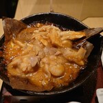 覇楼館 - この甘みある豆の粒粒入ってる麹味噌の感じ、
高山で食べた味わいと変わりないねえ
美味しいけれどご飯がないと味噌の味が強すぎる感じ。
おかずが多すぎて朴葉味噌と共に食べるご飯が無い