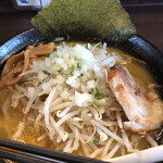 醤道バージョン東金 - 金ラーメン　もやしトッピング