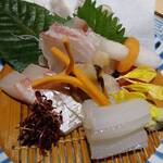 Nihon Ryouri Mamefuku - お造り５種盛り