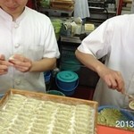 丸正餃子店 - 2013.2.21(日)15時電話予約後、時間厳守の15時55分訪問270円×6人前(^｡^)1620円也