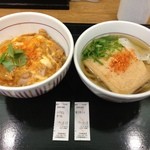 なか卯 - H.25.4.19.夜 親子丼ミニ 390円+小うどんきつね 190円