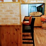 フレンチラーメンの店 MATOYA - 可愛い店内