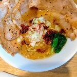 フレンチラーメンの店 MATOYA - コンフィチャーシューSOBAアップ