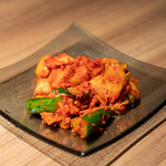 東京焼肉 黒木 - キムチ盛り合わせ