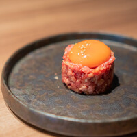 東京焼肉 黒木 - 赤ユッケ