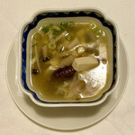 恵比須軒 - しめじ豆腐スープ