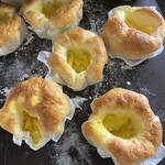 パン工房アウトレット あにまーと - りんごパン150円
