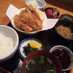 カキフライ定食（刺身付き）！1000円！