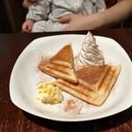 LALALA CAFE - ホットケーキ＋ホイップ　700円