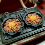 焼肉幸泉 - 炙りユッケ