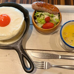 Cafe brunch TAMAGOYA - 目玉焼き…？！(´⊙ω⊙`)