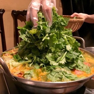 Asian healthy hot pot dishes are recommended regardless of the season.