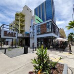 Moku Kitchen - お店のあるソルト