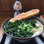 ぼっこ屋 - わかめカニカマ天うどん(* ´ㅁ`*)
            出汁にしゅむ（しみる）カニカマ天♡