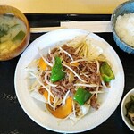 定食屋おいない - 肉野菜炒め定食（牛）