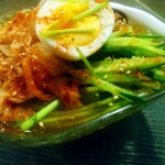 辣香坊 - キムチ、キュウリ、タマゴ、香菜もチラホラ