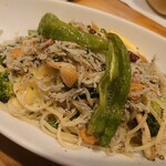 ボッチーノ - シラスのペペロンチーノ[大盛]♥(人*´∀｀)