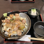 SHIBATORA - 炭焼鶏丼にチーズトッピング