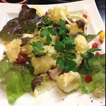 和洋創作厨房ビズ - モッツァレラの天麩羅
      アンチョビのせ♪
      
      これ大好き♪