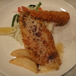 キッチン はんおむ - Aランチ　舌平目のムニエル＆エビフライ950円