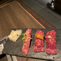 原宿焼肉 KINTAN - 牛肉寿司 3種盛り合わせ