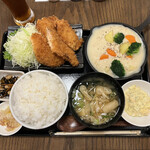 わ楽 - ②クリームシチューとサーモンフライ、チキンカツ　9/21