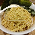 煮干し中華そば 一剣 - スープを纏う麺