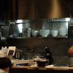 煮干し中華そば 一剣 - この日のBGMは昭和歌謡ﾊﾞﾘﾊﾞﾘ