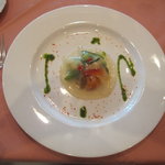 フレンチレストランMori - カナダ産活オマール海老と貝類の菜園風 ヴェルヴェーヌで香りをつけたトマトのジュレに包まれて（+850）