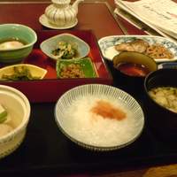 中之島なだ万 - 朝粥定食