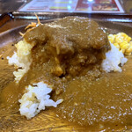 キッチン あずま - スパイスカレーのルーを追加
      ルーが足りなくなったら、無料で追加してくれます
      …本当にありがたいですね