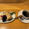ARTEPIA CAFE - シフォンケーキとホットコーヒー