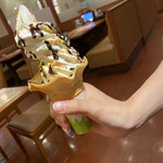 和食さと - ソフトクリーム！ちょっと不細工