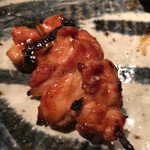 串焼やどりや - もも タレ