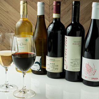 We always have 8 types of glass wines carefully selected to match the food.